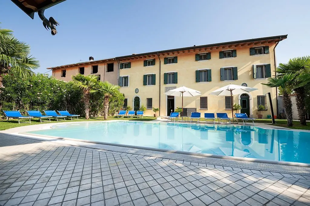 Villa Pace Pozzolengo 0*,  Italy